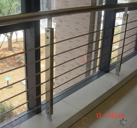 青岛楼梯扶手、不锈钢楼梯扶手、楼梯立柱图片 青岛楼梯扶手、不锈钢楼梯扶手、楼梯立柱图片